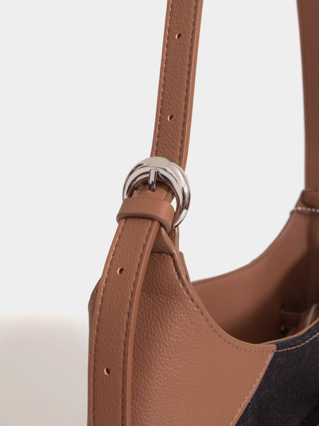 Cartera De Hombro Denim Jessie Negro Y Suela