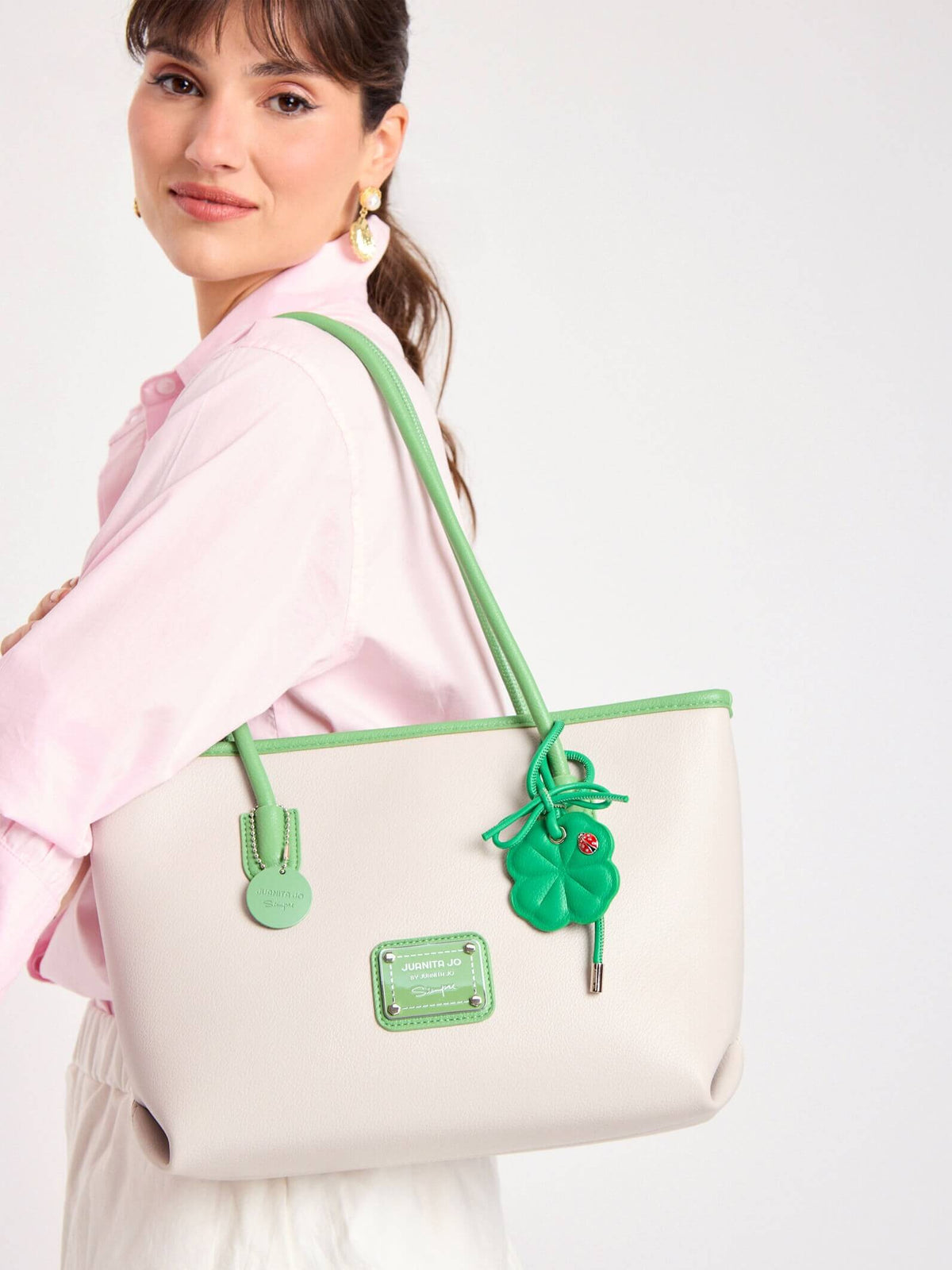 Cartera Trébol Chica Gris